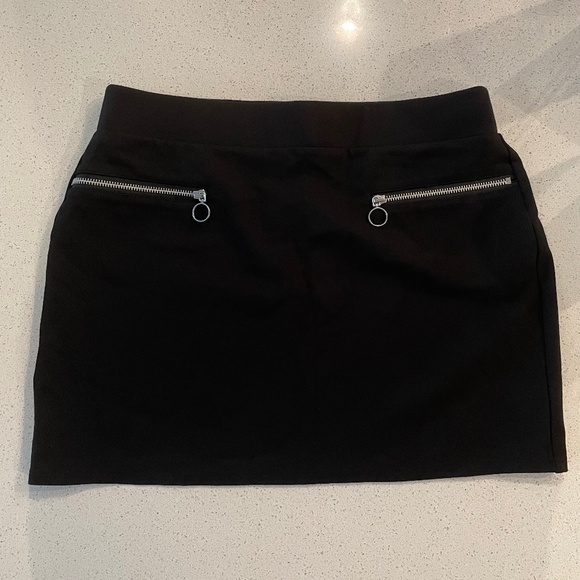 Bar III Black Mini Skirt - Picture 3 of 5